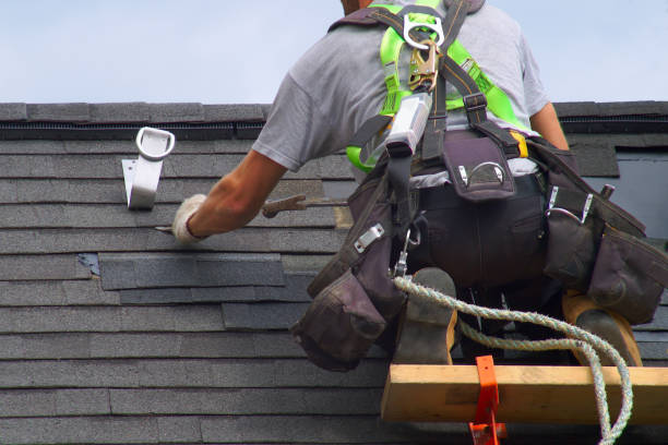 Best Roof Gutter Cleaning  in Greens Farms, CT