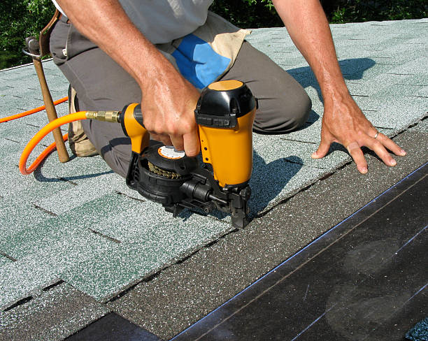 Best Roof Maintenance Services  in Greens Farms, CT